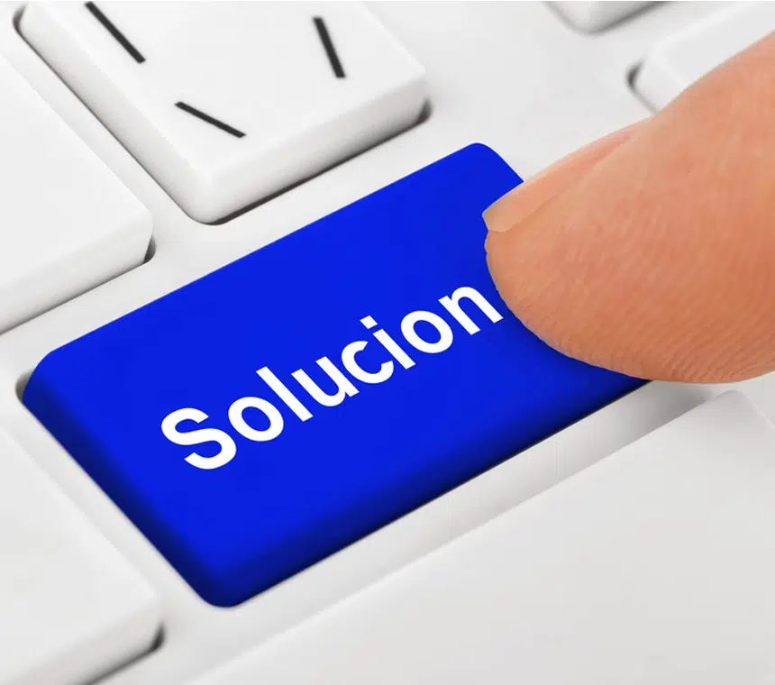 Seleccionando un botón en teclado con la palabra soluciones a servicios adicionales de diseño y desarrollo web.